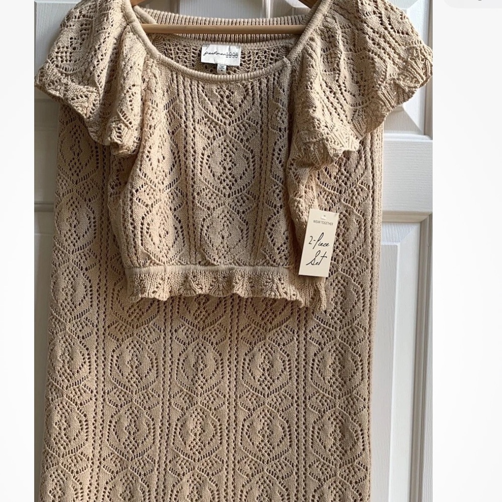 Freshman 1996 Two-Piece maxi skirt set. Size medium juniors beige crochet